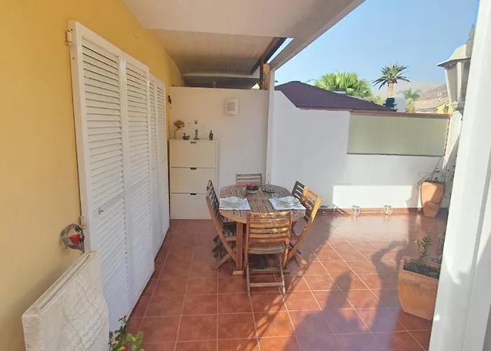 House Case de vacanță